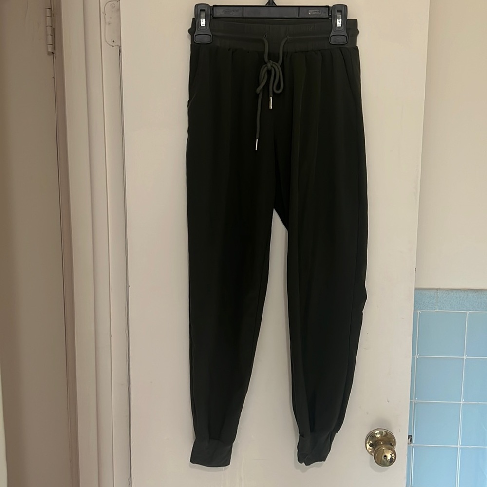 Olive green adjustable waistband joggers!